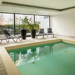 Skyscraper Riverview With Indoor Pool Apartamento